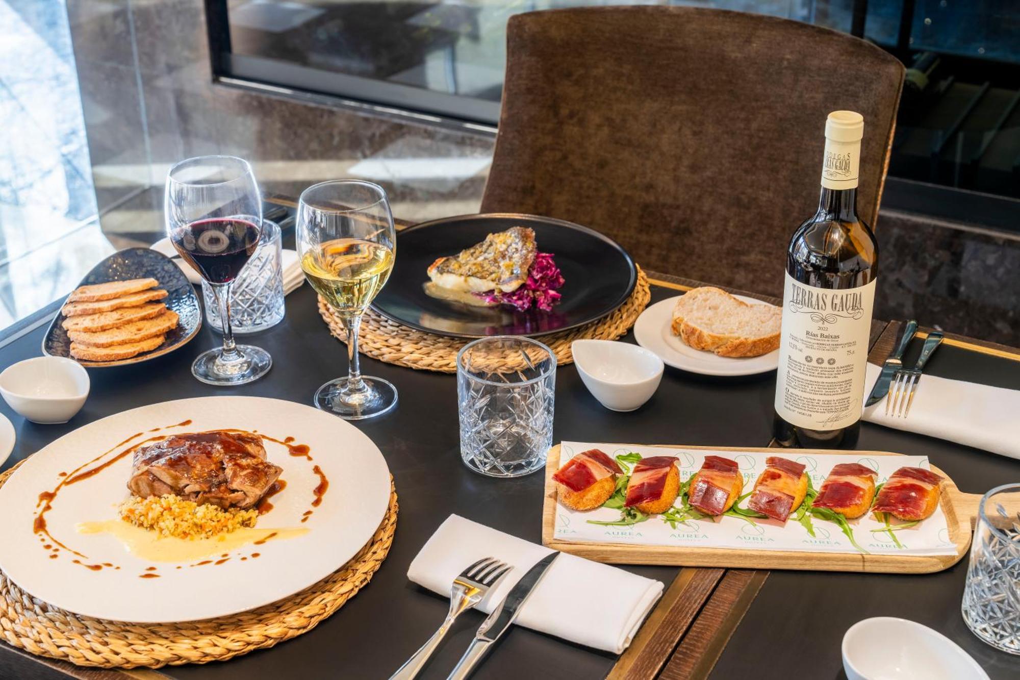 Aurea Washington Irving By Eurostars Hotel Company Гранада Экстерьер фото A selection of dishes from the restaurant