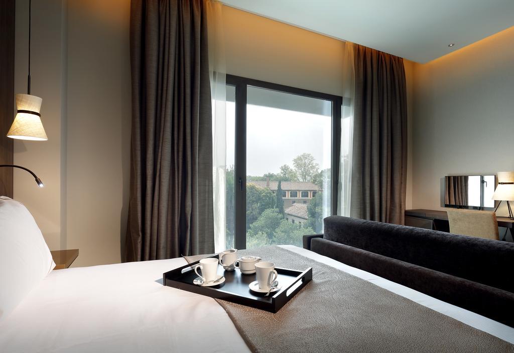 Aurea Washington Irving By Eurostars Hotel Company Гранада Экстерьер фото A room at the hotel
